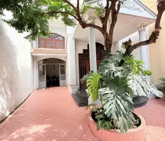 land for sale for free of a french style villa near the airport next to the front and hoang van thu park,