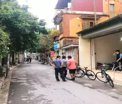 land for sale in nguyen van cu, gia thuy, 50m, business alley, 8 billion
