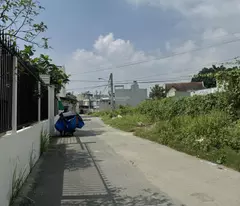 land for sale in phu huu town, 100m2, large backyard, car-friendly, slightly 4 billion