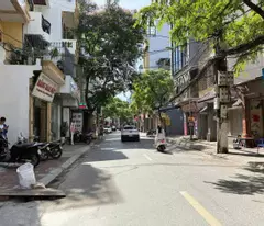 land for sale on the street surface for cars avoid the sidewalk, 8m wide, 115m wide frontage offering 24.9 billion