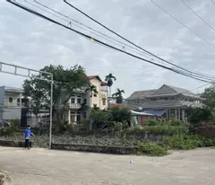 land for sale uy no - dong anh - wide roads - cars avoid each other comfortable