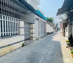 land for sale with free house in front of yen the - phuoc hoa center, nha trang - 5 minutes walk from the beach