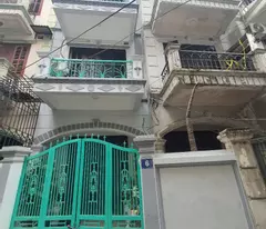 land sale offering a 4-story house in my dinh 61m, near streets, cars, business, about 16 billion.