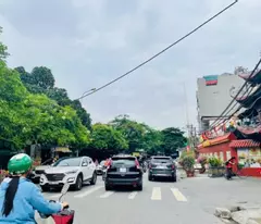 land with 2 frontages, 2-storey house, car parking on all sides in ngo quyen, ha dong. mt>5m