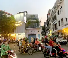 large 2mt corner apartment for sale on le van sy, district 3, beautiful location opposite the busy gas station