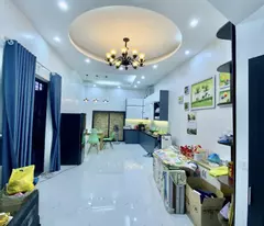 ly! tuu liet's house has a car park, 45m 5 floors, beautiful and sparkling interior