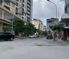 mini villa, corner lot nguyen son - nguyen van cu, 87m x 4 floors, garage, parking garage