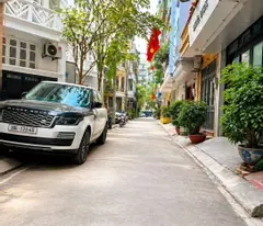mp hoang ngan's house for sale (right at the intersection with nguyen thi dinh) area 51m² x 5t. price 18.3 billion.