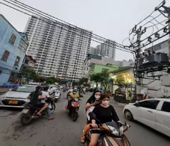 need money to sell townhouse in trau quy, gia lam, hanoi. 50m2, 10m road, business. contact 0989894845