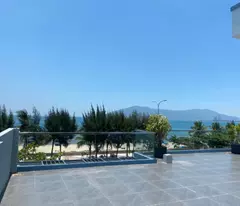 new 3-storey house for sale corner lot nguyen tat thanh. 250m2, 30 billion. 0912753489