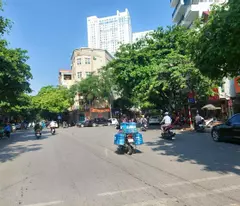 ngoc lam house for sale, 475m on the book, car to the house, 30m from the street, price only 126 million/m2
