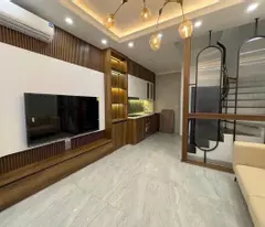 ngoc thuy house for sale 32m 5 floors mt4.5m car over 9 billion