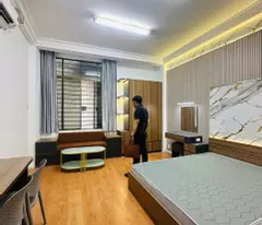 nguyen kiem luxury apartment, with balcony, separate kitchen.