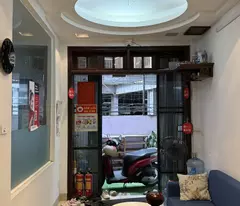 nguyen thi dinh's house for sale. 40m 5t mt6 price 10.8 billion doing business near avoid cars