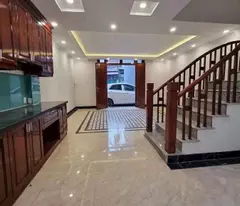 nguyen van cu house for sale 52 m2 x5 floors - 3 tons truck to gate price 11.8 billion