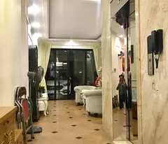 nice restaurant right next door, 5 elevator floors, business subdivision, sleeping car in the house, 50m2, about 17 billion