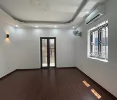 only 11 billion - beautiful house in thanh xuan district - nguyen trai - tu so intersection - 65m2, 3-airy corner lot, subdivided