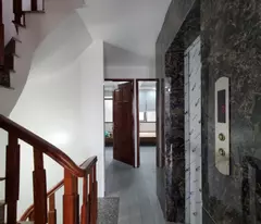 only 150 tr/m2, own a 90m2 yen lac street front house, car access to the house, vip military allocation.
