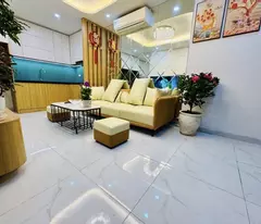 only ~ 6 billion, have a house near minh khai - kim nguu street, 3 bedrooms, good furniture - red book for the owner!