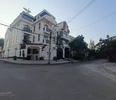 only 6 billion - huge 181m2 level 4 house - existing near district 8 bus station
