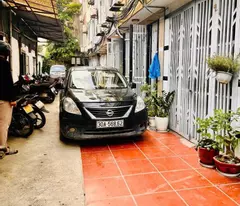 only 6.39 billion - beautiful house to live in - 5 floors, 3 bedrooms - car free - online business - vinh hung, hoang mai