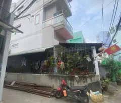 only 7 billion [p3q8], 4-story house. car always front, area 93 m2 near highway.