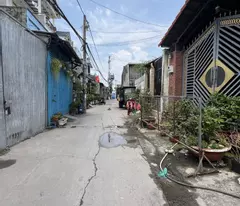 owner needs to sell 2-story concrete house ly  (complete 2 level 4 houses with cash flow of 10 million/