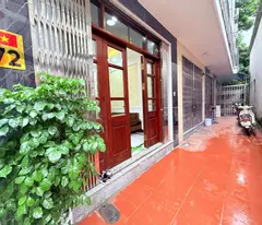 owner needs to sell corner house ly before tet, red book available, 4 floors, fully furnished, only 5 billion