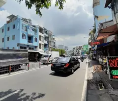 owner needs to sell private house with 1 ground floor and 4 floors, total construction area 200m2, selling price 15 billion