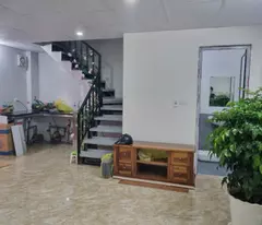 owner sells vinh hoang's house 30m2, 2 floors, price 1.95 billion - 10m from car