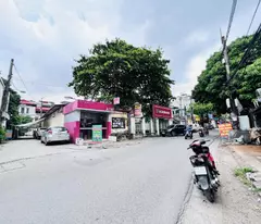 phuc dien house for sale_lot parking_car parking at the door_few steps to the street_surely built residential houses_miss book