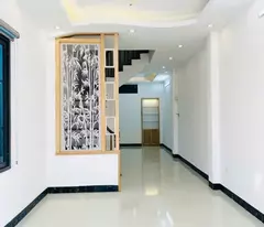 private house for sale in phuong canh, nam tu liem. area of ​​40m2, 5 floors. the alley is open, the car is parked at the door