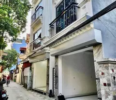 private house for sale next to vinhomes dan phuong. 31m2 house with open road, car parked at the door. contact 0986732688