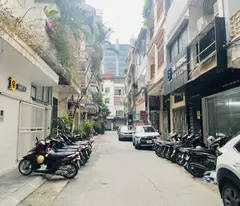 quick sale of le van thiem house, dt65m2 mt6.2m, sidewalk division, oto to avoid office business, 31.x billion