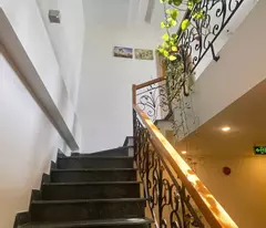 quick sell 5-floor apartment building near the thanh yet cau