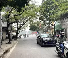 residential house for sale built to hue, ha dong 45m2, near the street, car next to the house.