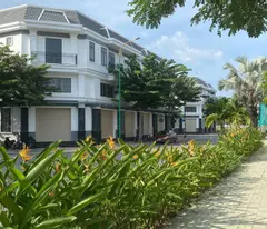 richland residence townhouse for sale - busy urban area, very good price, rare investment opportunity!