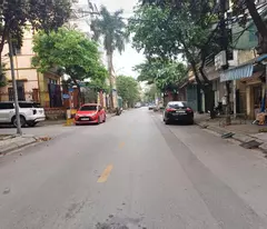 🔥🔥🔥 sai dong house for sale with gate parking for cars - 15m away for cars - extremely convenient going to school 7 billion.