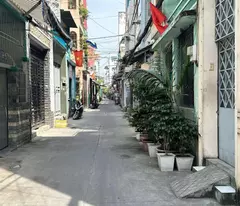 🔥🔥 sale! car parking - alley right at the junction of to hien thanh, cach mang thang 8 - only 8.6 billion!