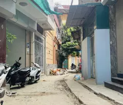 sale! hoang mai townhouse 30m 4 floors car parking price just over 2 billion, contact immediately 097xxx