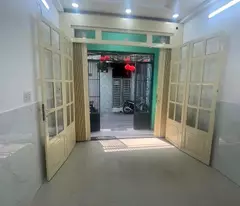 sale of 4m alley house on nguyen van cu district 5, good price