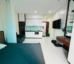 sale of 6-floor chdv elevator building hoang quoc viet, cash flow of 600 million/year, 2 breathing spaces