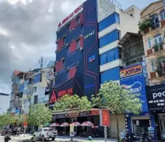 sale of 7-storey building on nguyen xien street - "the goose that lays golden eggs" with cash flow of nearly 500