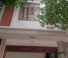 sale of a 3-floor small house on ly thuong kiet street - top business - high profit, area=200,m2, mt=6,6m,