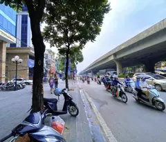 sale of a house on the hidden street face of duy tien thanh xuan, 6-floor business sidewalk, 19.x billion