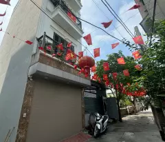 sale of beautiful phuc loi house, 30m², car parking gate - near lotus lake. 4.3 billion!
