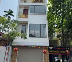 sale of cau dien house - 45x5t, mt=8m, street face, sidewalk, business business, additional 11 billion