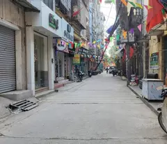 sale of house in doi can, ba dinh, only 40m to the street 0569766799
