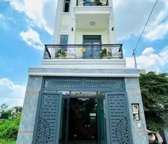 sale of long truong center house - only 5 billion