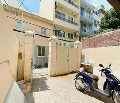 sale of lower house offering 1 billion, hxh cmt8, ward 11, district 3, 135m2, 2 floors, width 5.5m, only 16.x billion